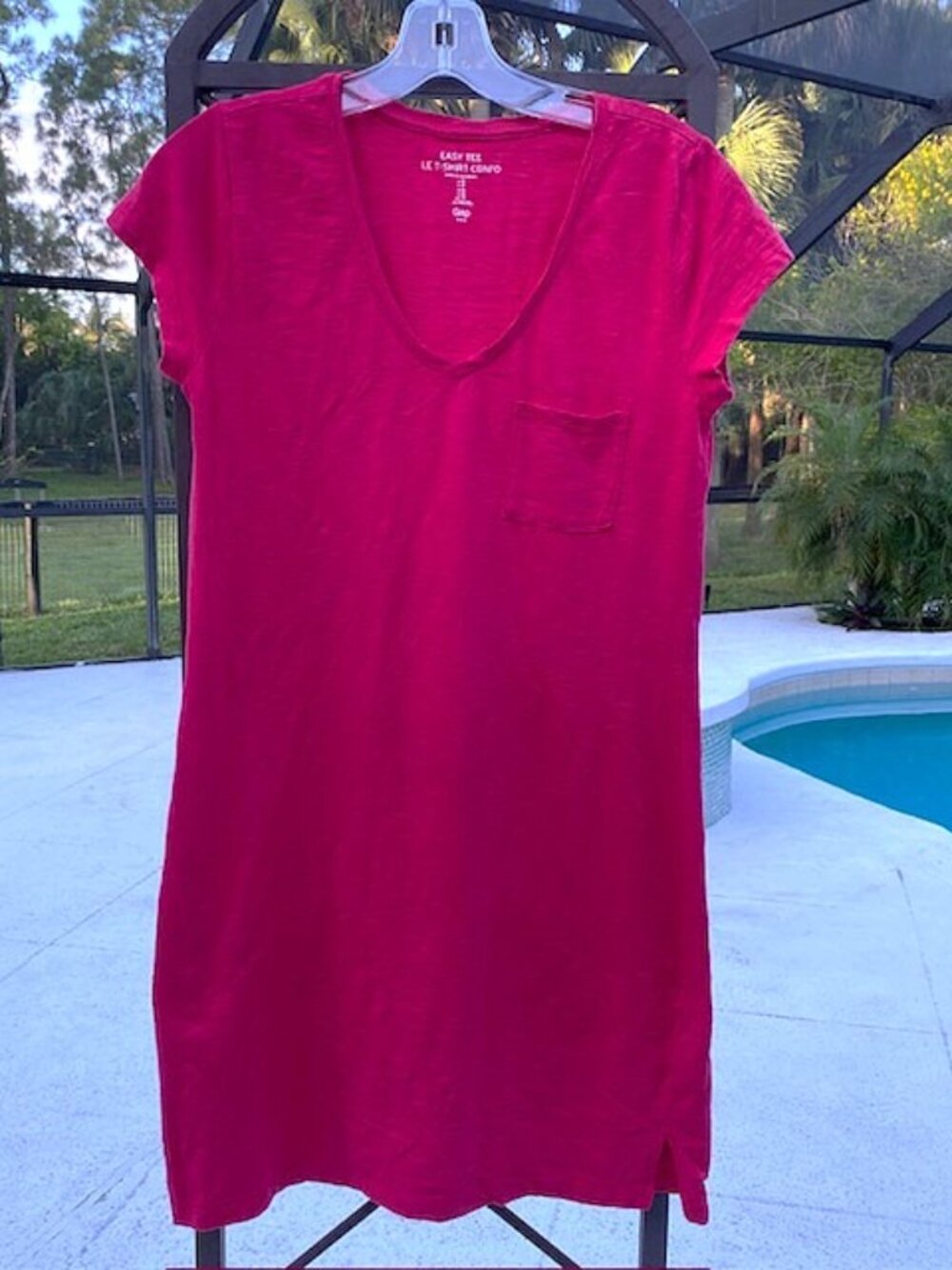 GAP Dress Women's T Shirt Pull On 100% Cotton V Neck Short Sleeve Small Red